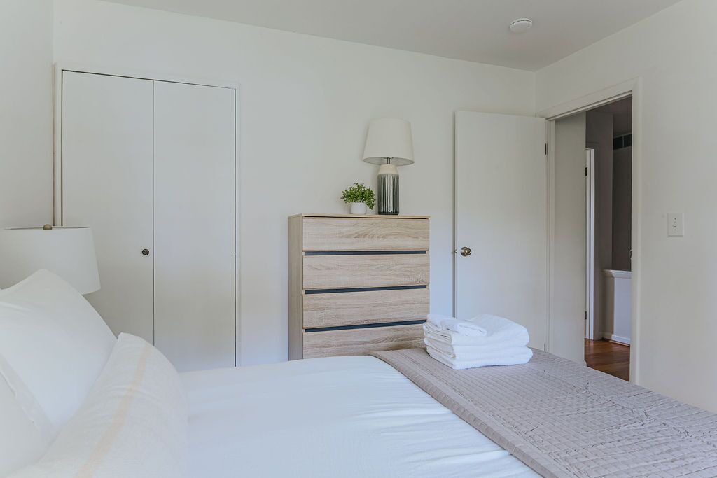 Photo of Bedroom in Jefferson Park Avenue