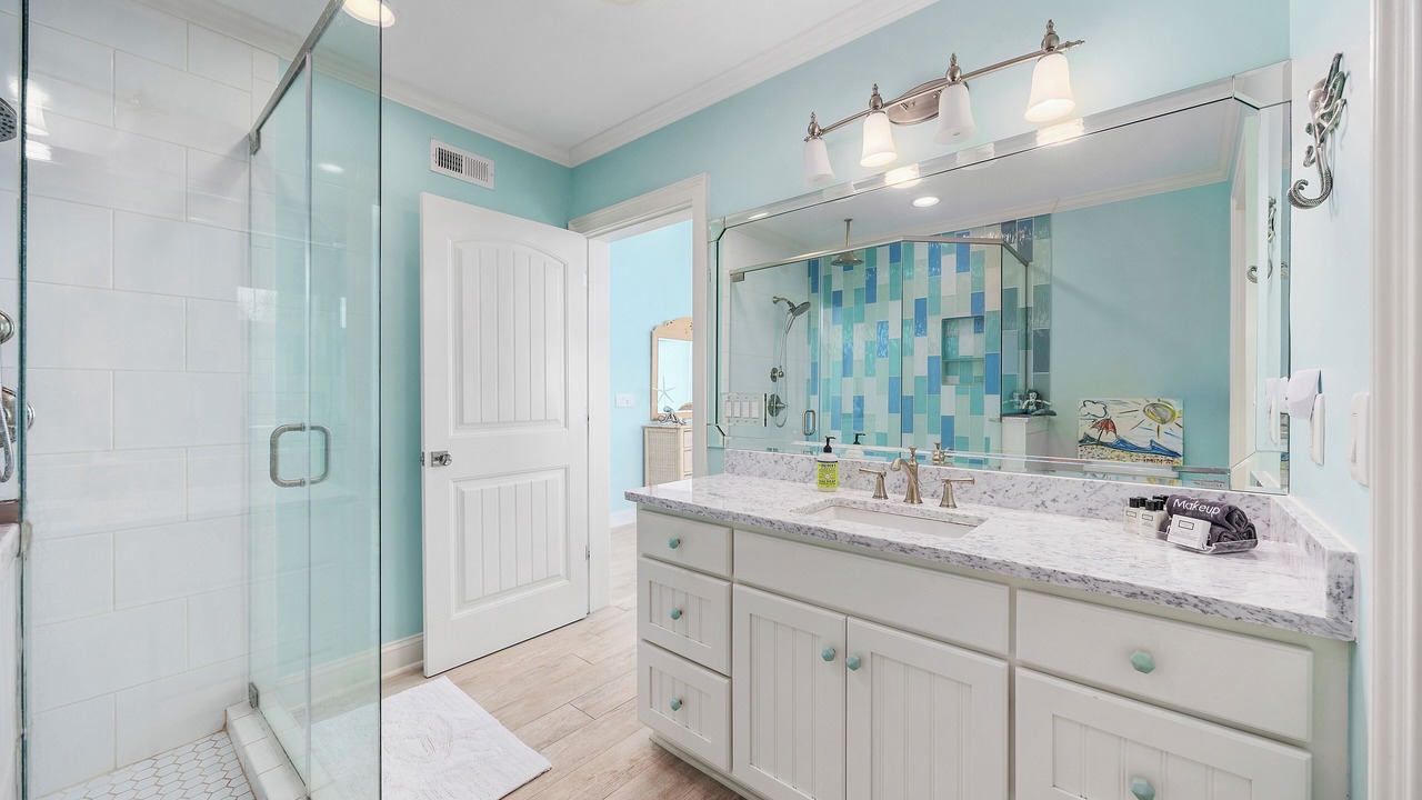 Photo of Bathroom in Inlet Harbour