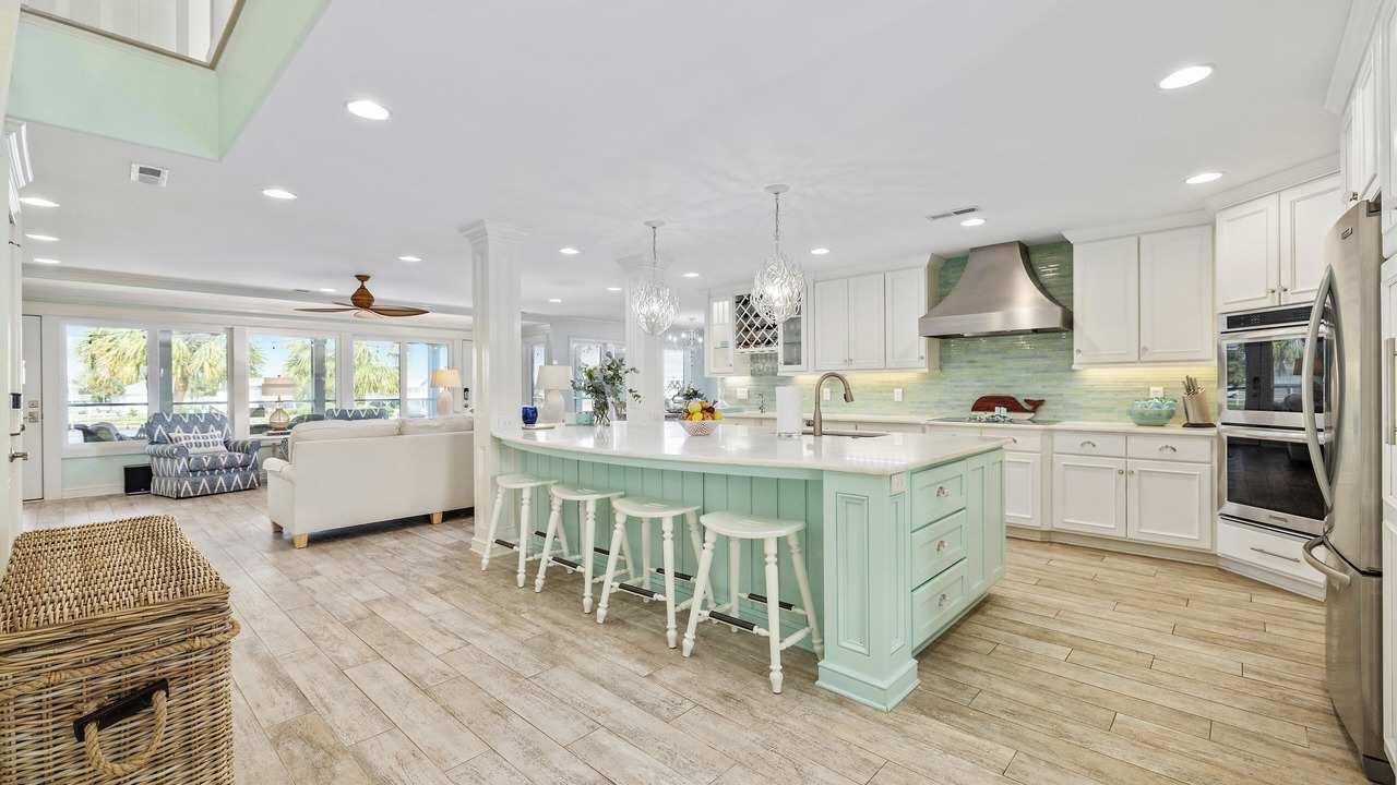 Photo of Kitchen in Inlet Harbour