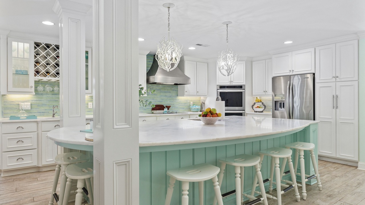 Photo of Kitchen in Inlet Harbour