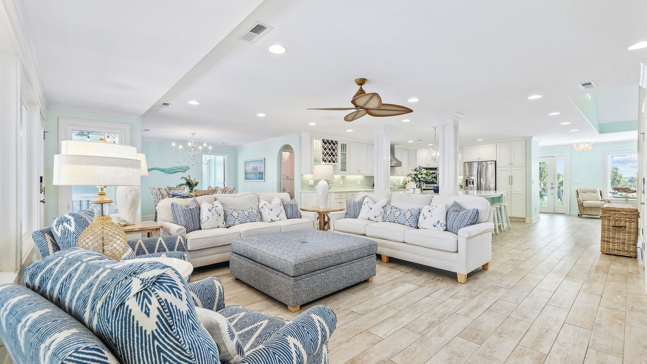 Photo of Livingroom in Inlet Harbour