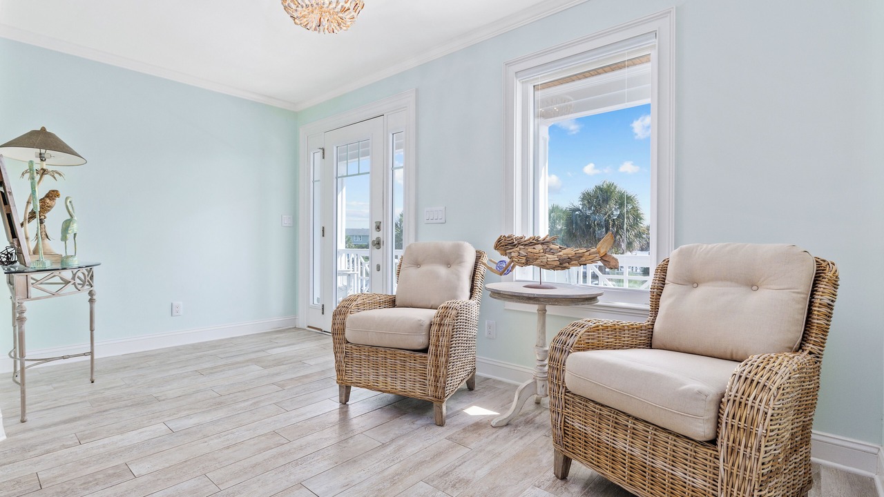Photo of Livingroom in Inlet Harbour