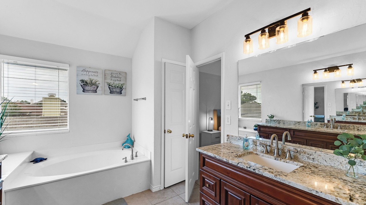 Photo of Bathroom in Rowlett