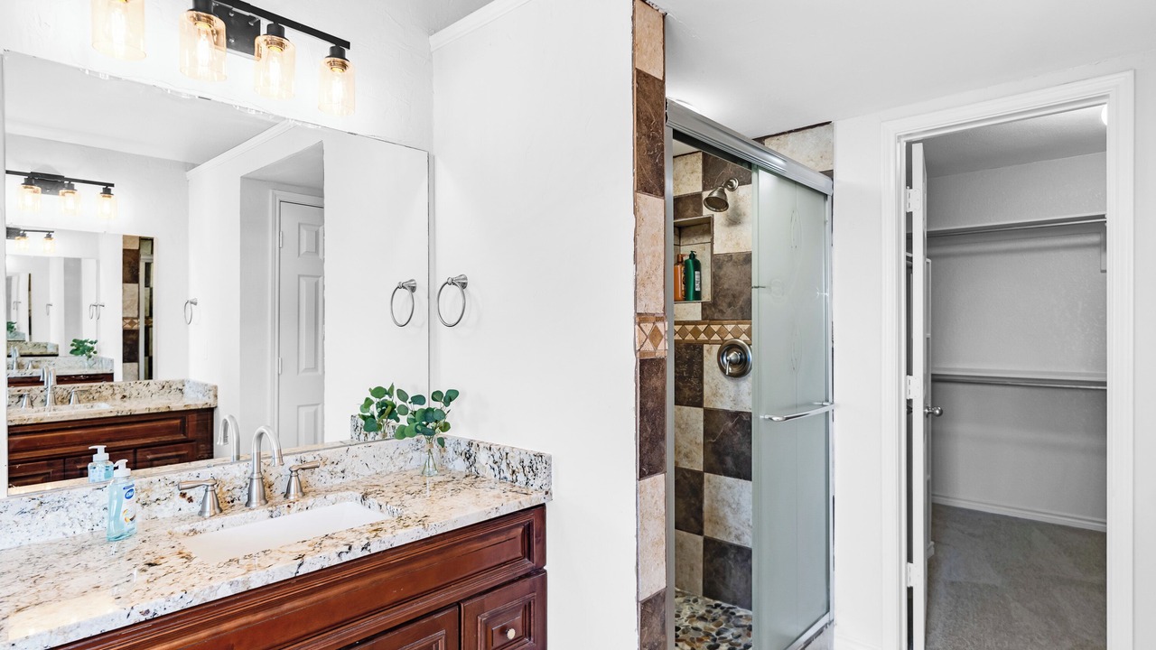 Photo of Bathroom in Rowlett