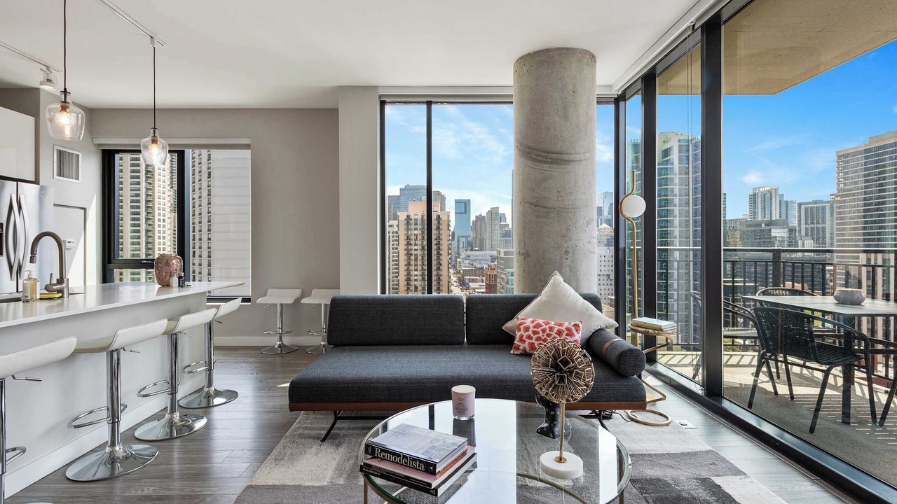 Photo of Livingroom in Near North Side