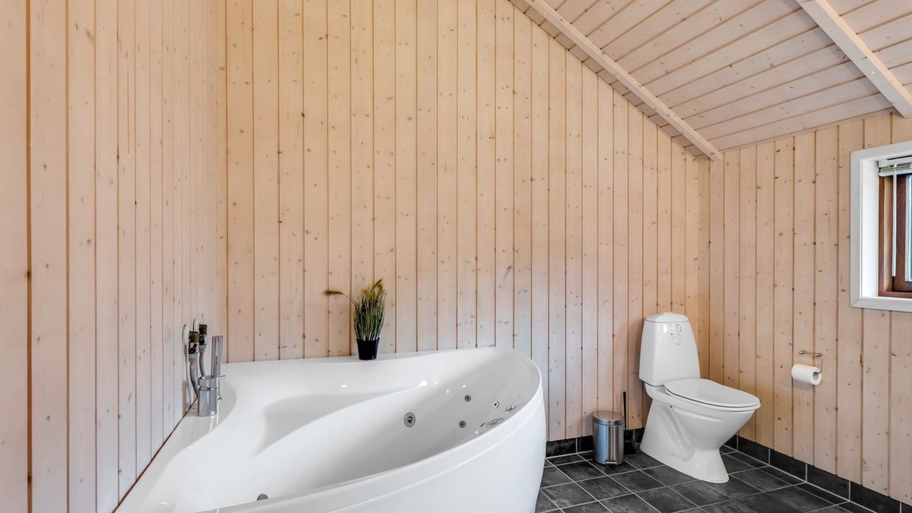 Photo of Bathroom in Ansager