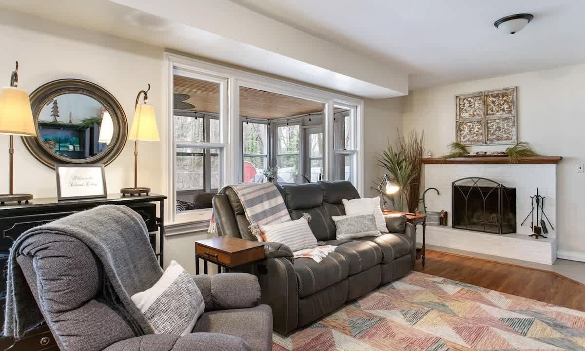 Photo of Livingroom in Waukazoo Woods