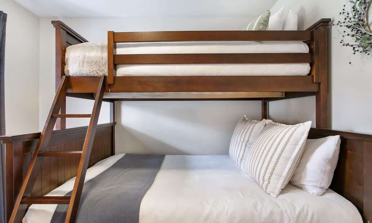 Photo of Bedroom in Waukazoo Woods