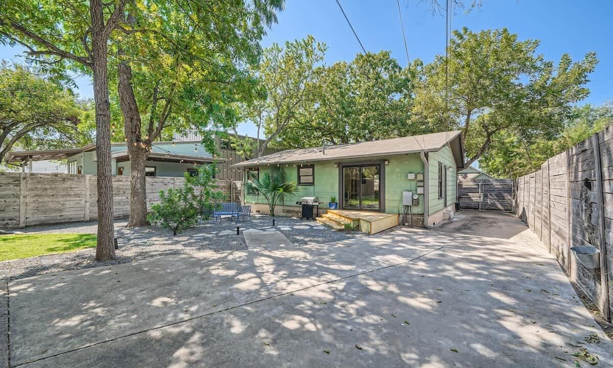 Photo of Outdoor in Brentwood