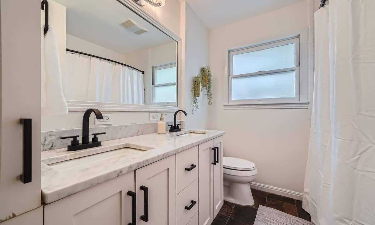 Photo of Bathroom in Brentwood