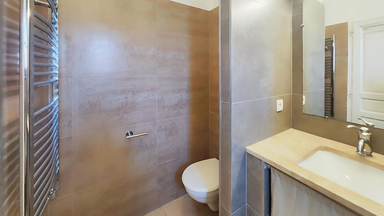 Photo of Bathroom in Saint-Laurent-de-la-Cabrerisse