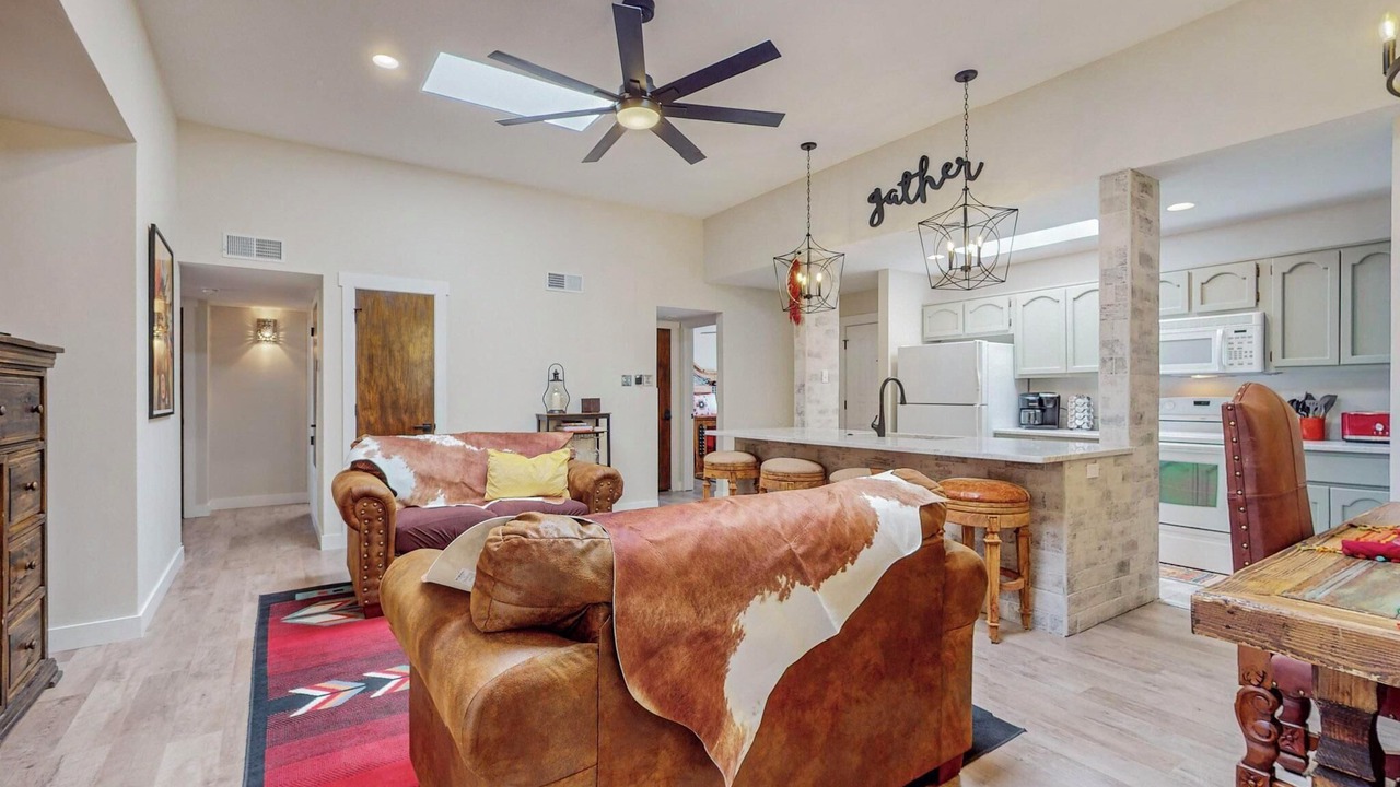 Photo of Livingroom in Heritage Hills