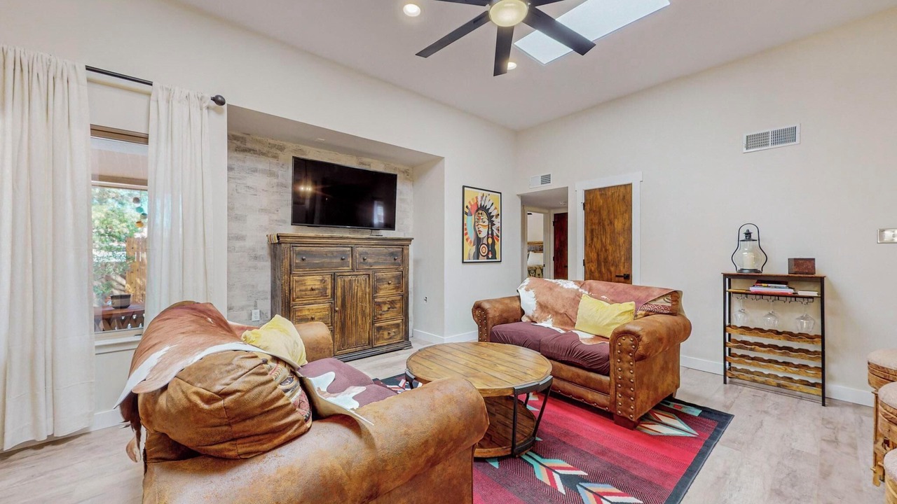 Photo of Livingroom in Heritage Hills