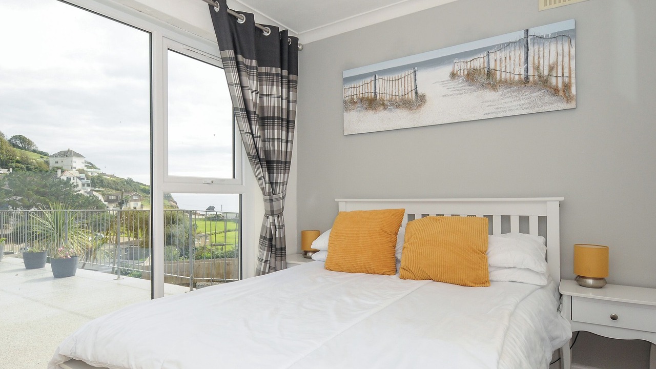 Photo of Bedroom in Millendreath