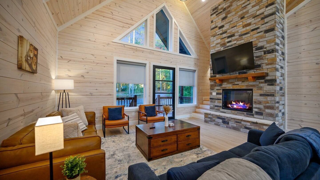 Photo of Livingroom in Broken Bow