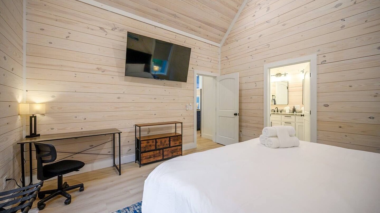 Photo of Bedroom in Broken Bow
