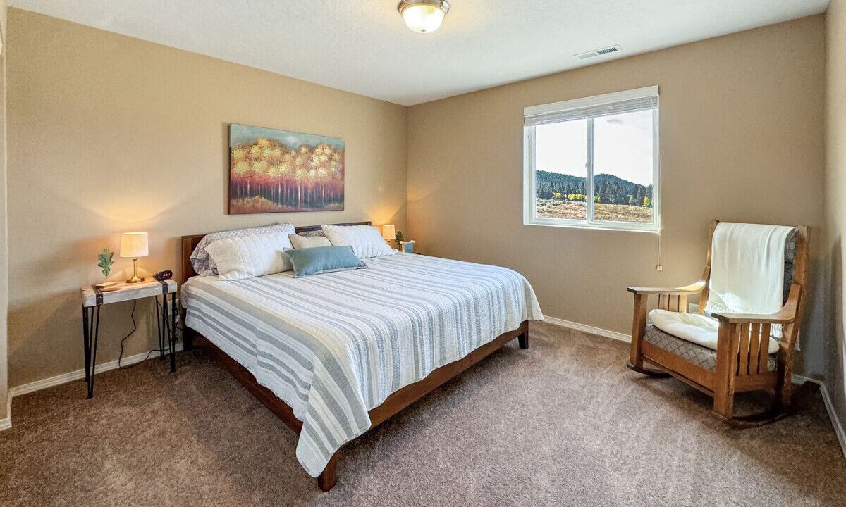 Photo of Bedroom in Cascade