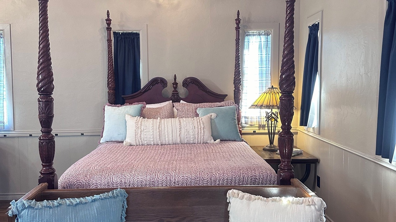 Photo of Bedroom in Gilmer