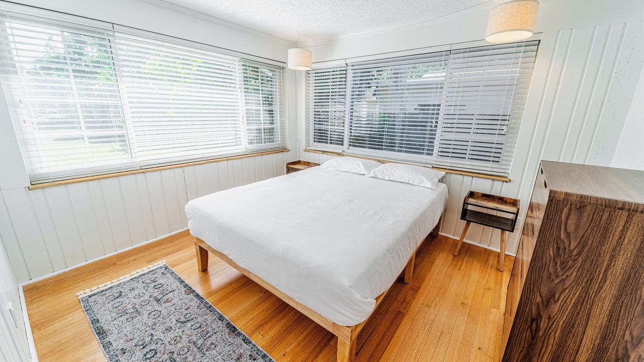 Photo of Bedroom in Orwin Manor