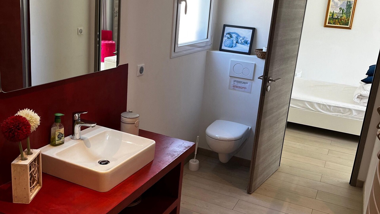 Photo of Bathroom in Roquefort-la-Bedoule