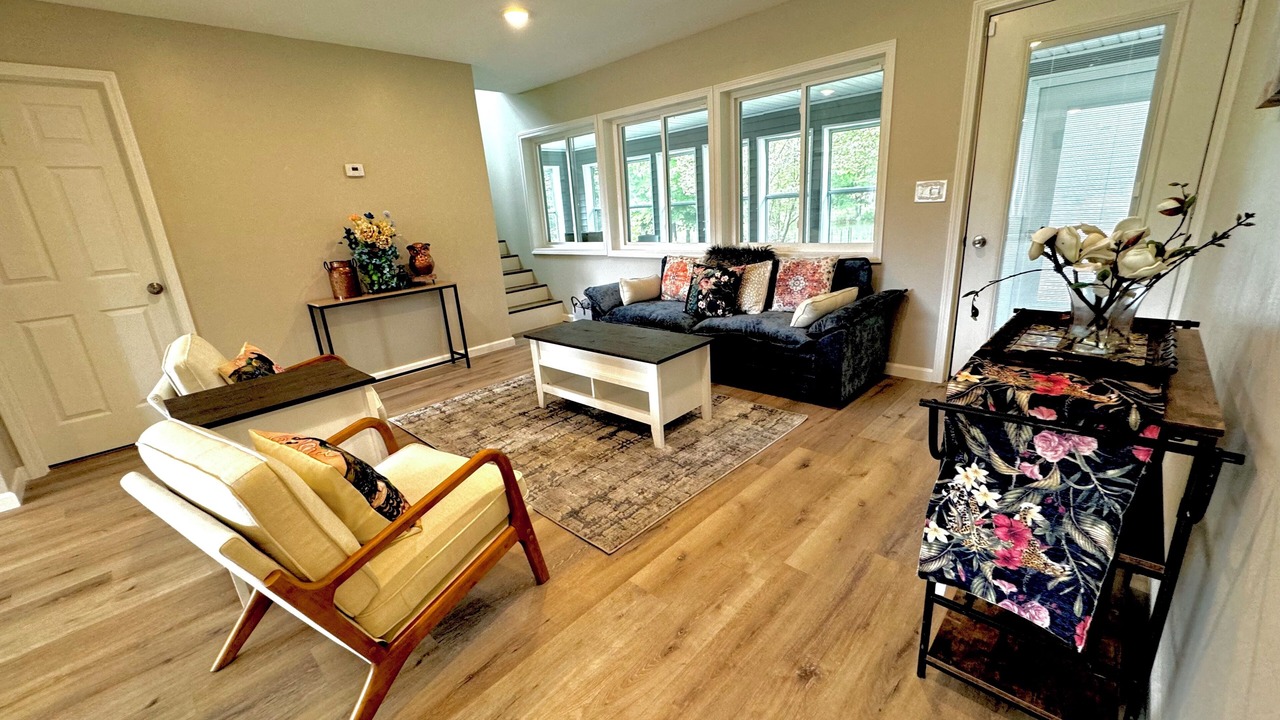 Photo of Livingroom in Cleveland