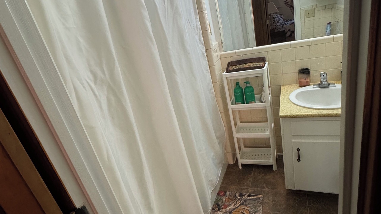 Photo of Bathroom in Spur