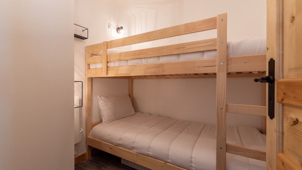 Photo of Bedroom in Genos