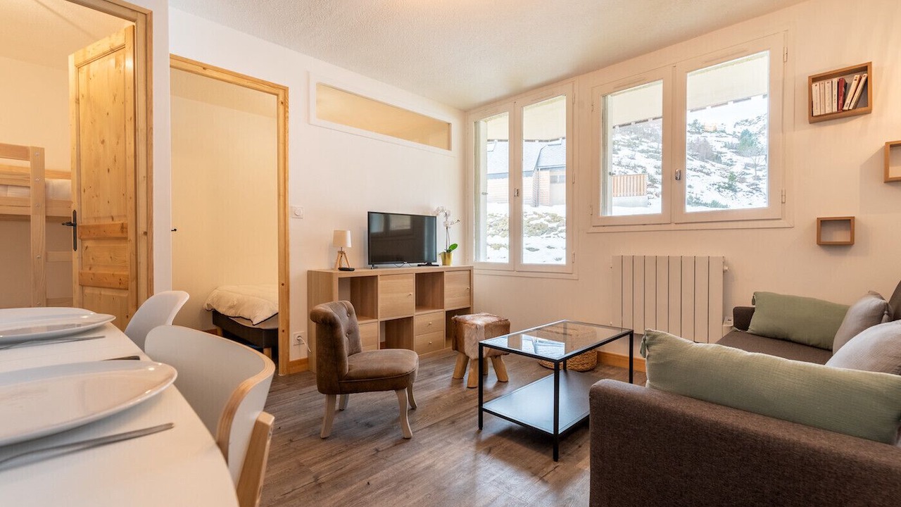 Photo of Livingroom in Genos