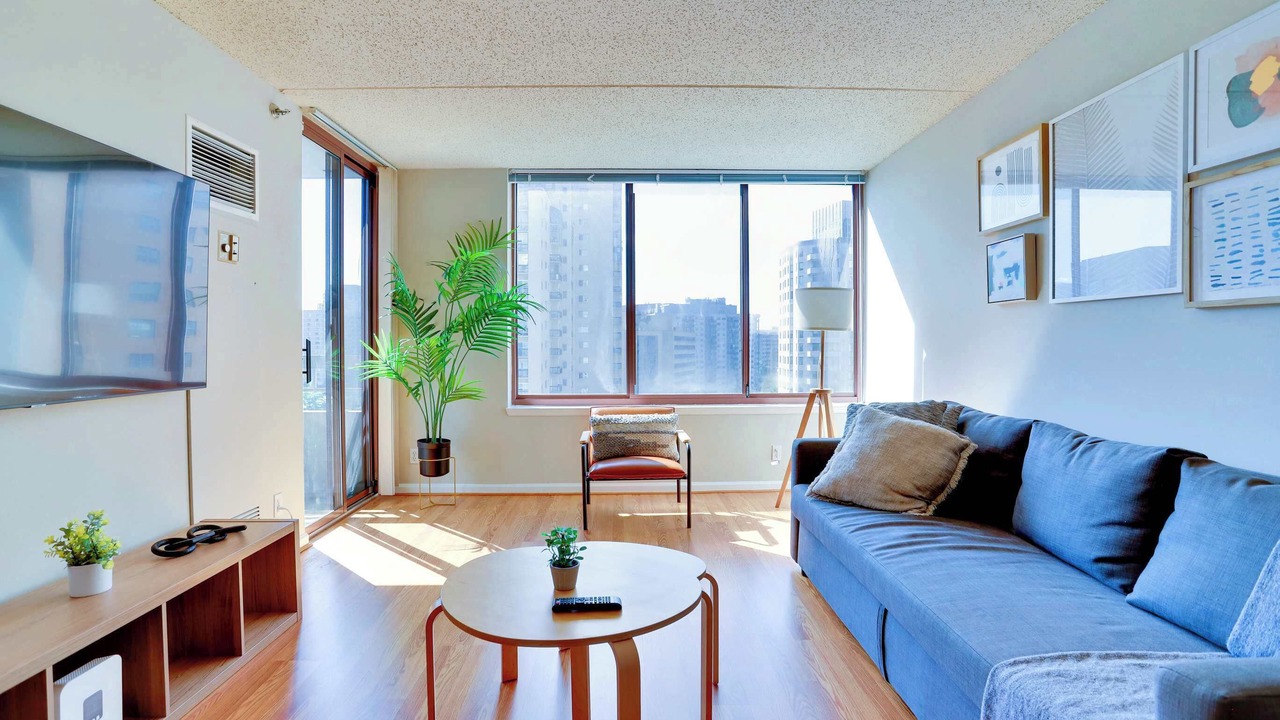 Photo of Livingroom in Crystal City