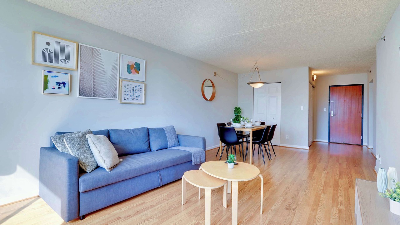 Photo of Livingroom in Crystal City