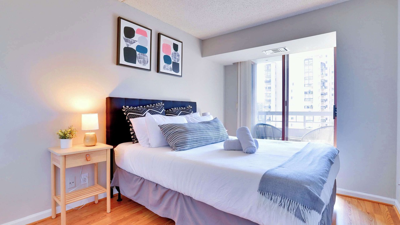 Photo of Bedroom in Crystal City
