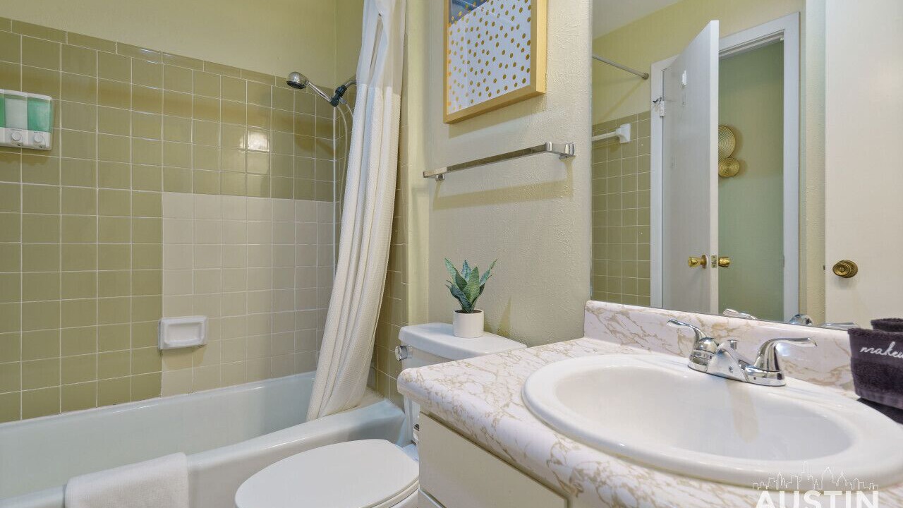 Photo of Bathroom in Highland Hills