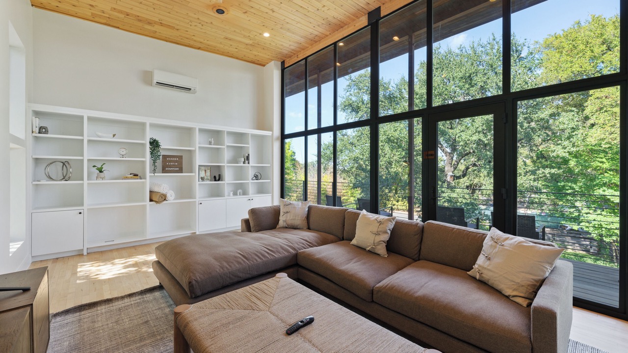 Photo of Livingroom in Barton Heights