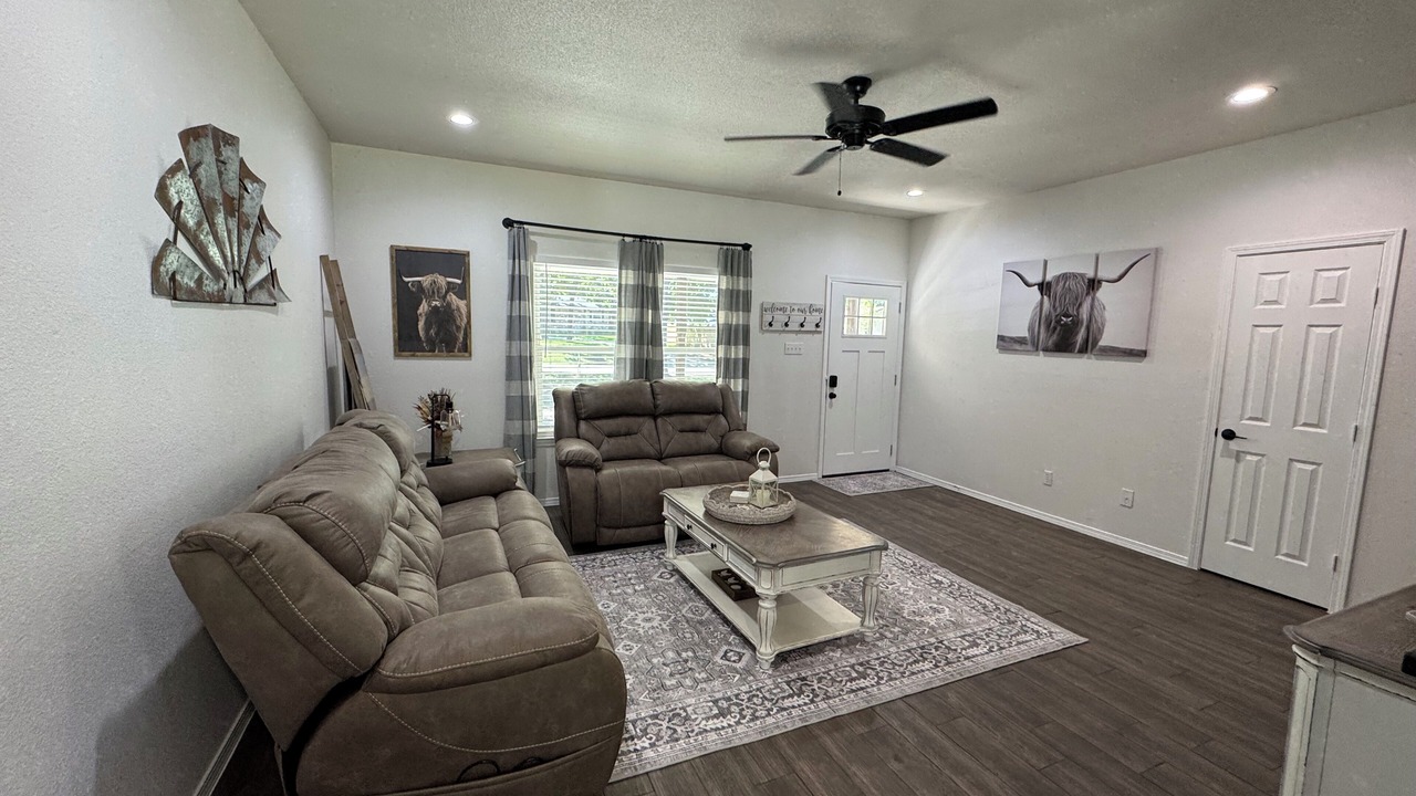 Photo of Livingroom in Burleson