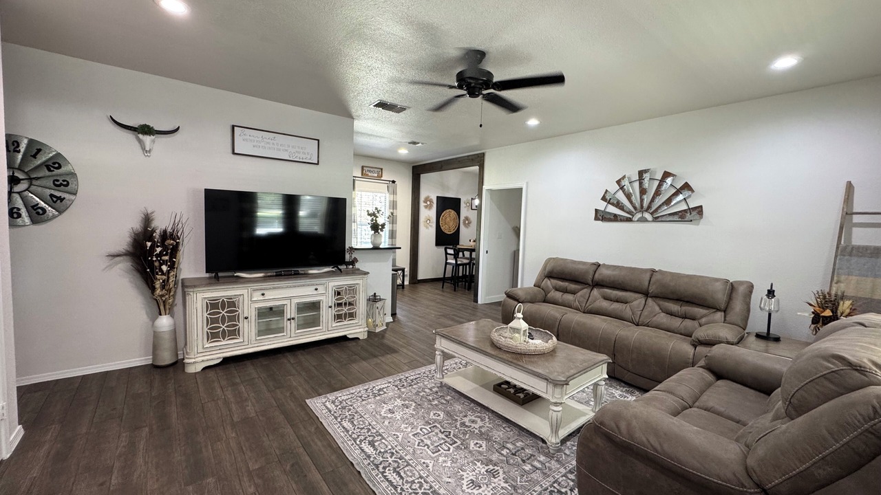 Photo of Livingroom in Burleson