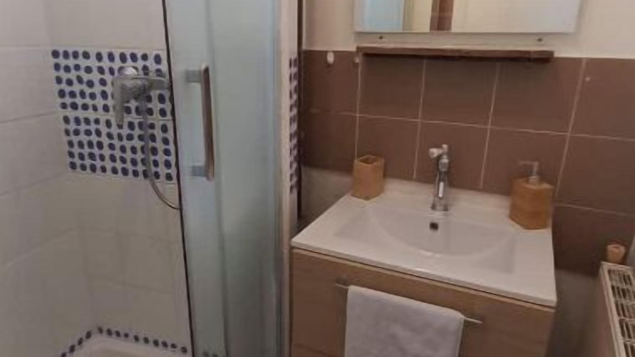 Photo of Bathroom in Montreuil