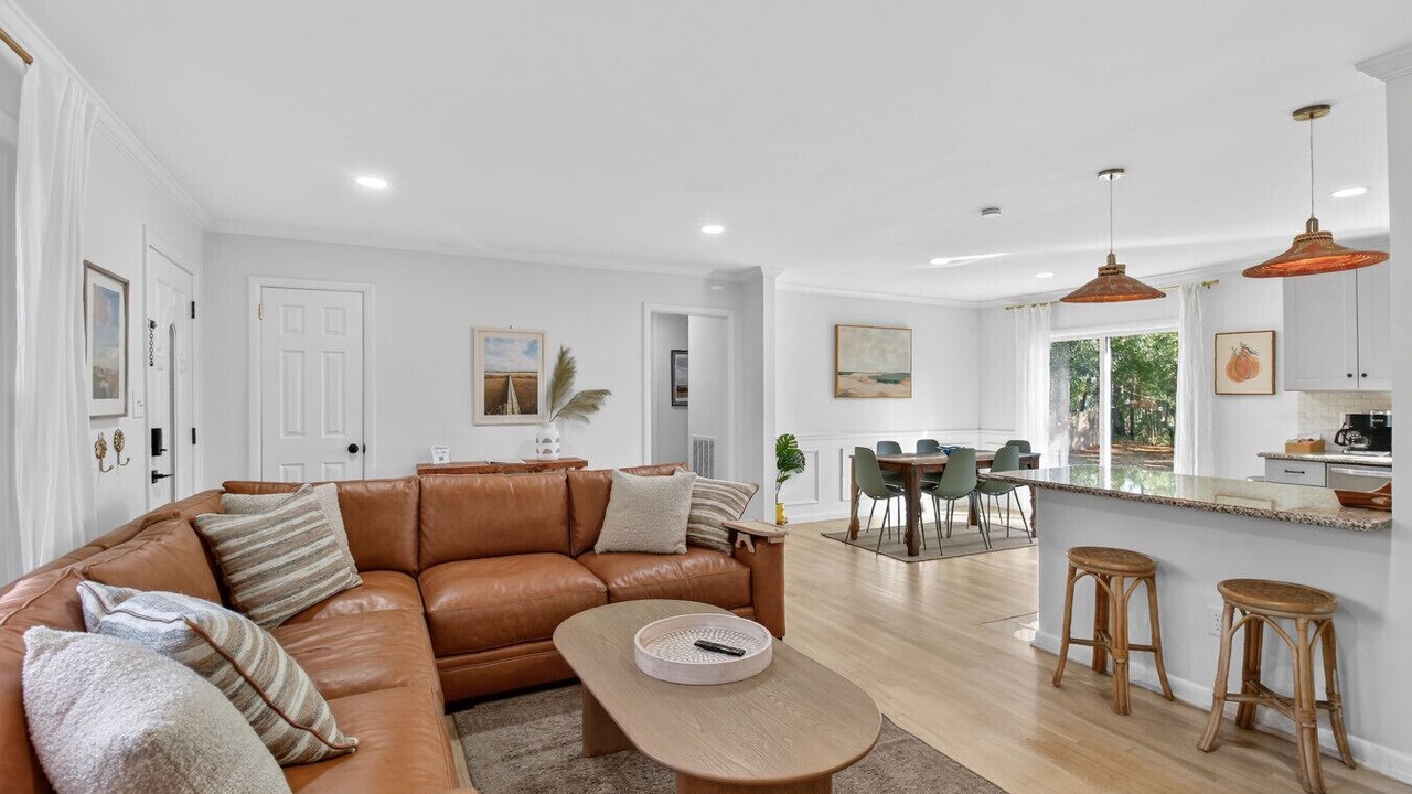 Photo of Livingroom in West Ashley