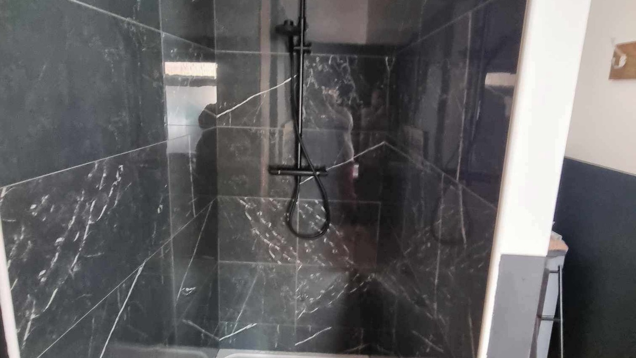 Photo of Bathroom in Gare