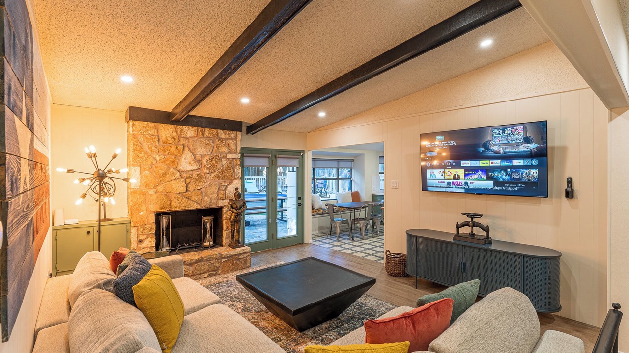Photo of Livingroom in Barton Hills