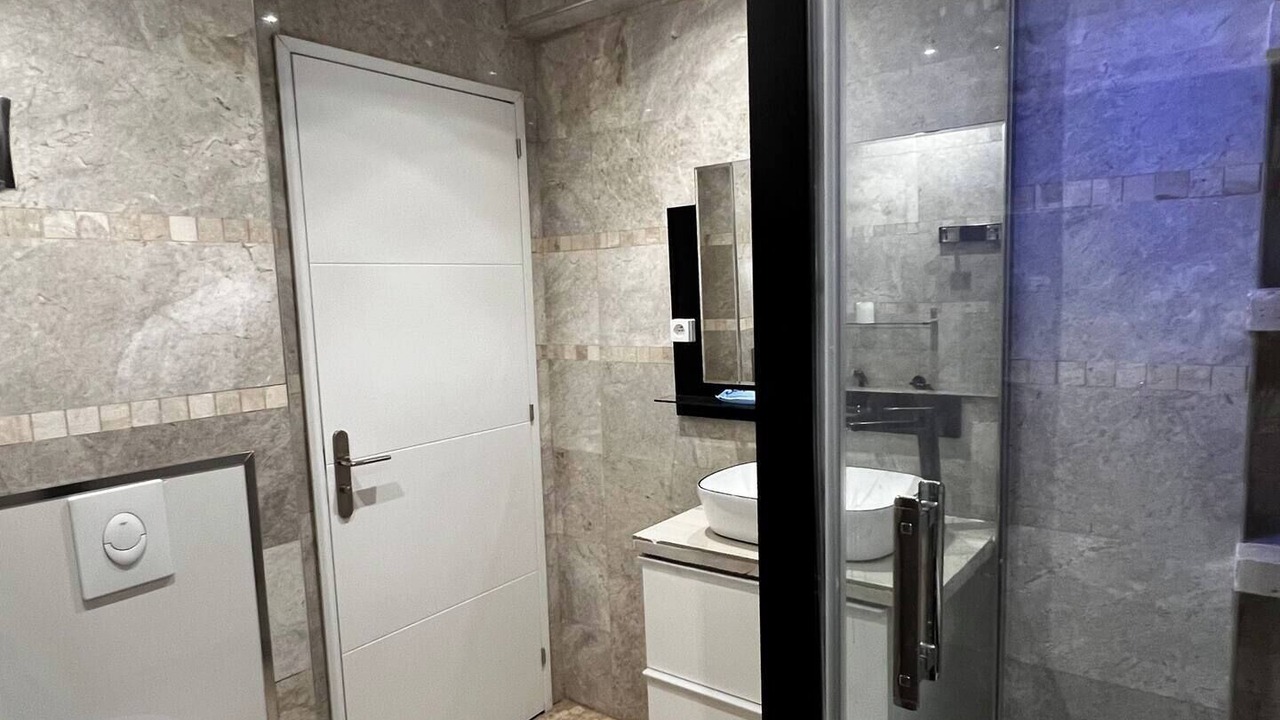 Photo of Bathroom in Le Kremlin-Bicetre