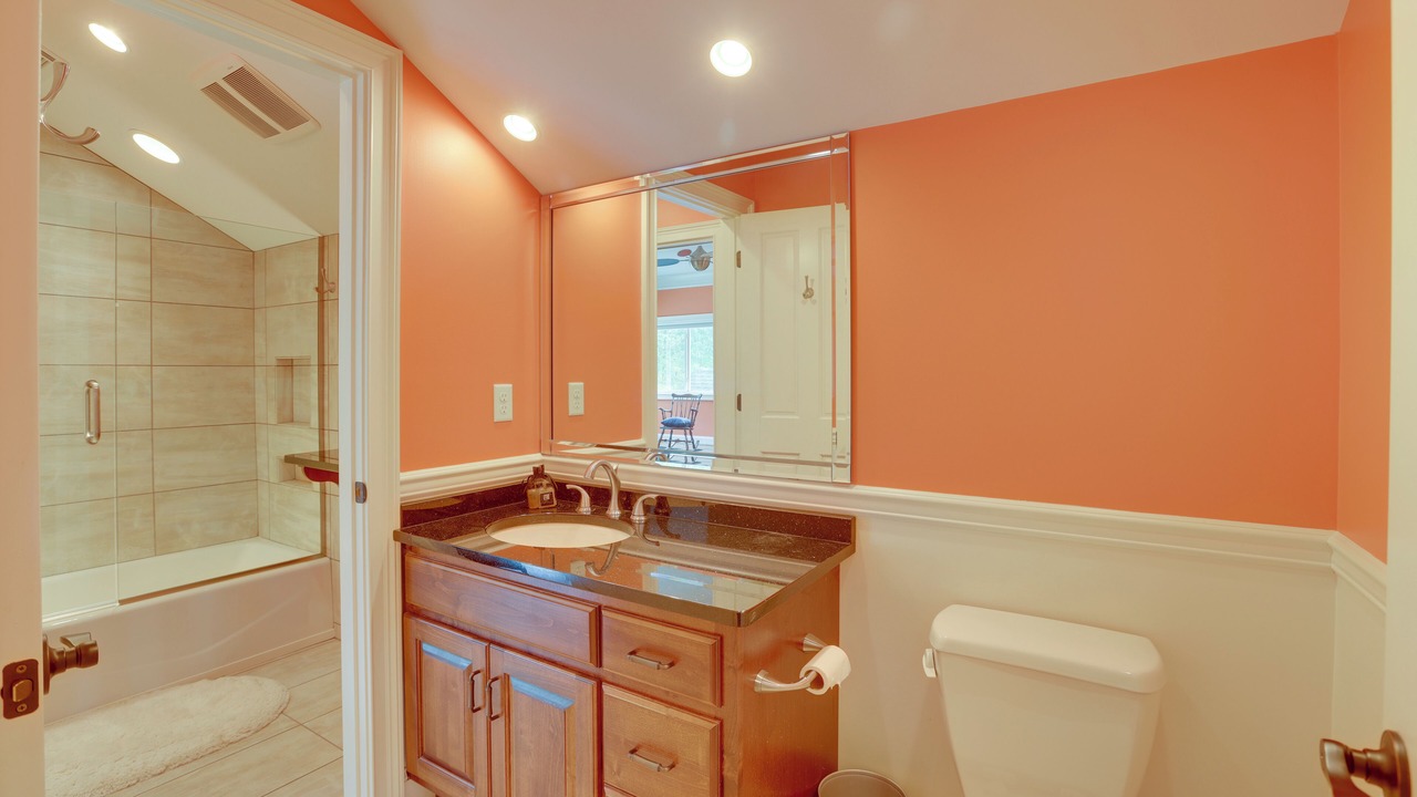 Photo of Bathroom in Alabaster