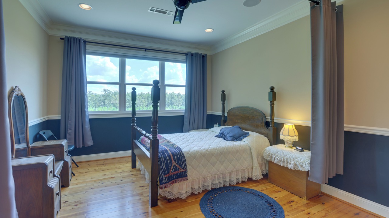 Photo of Bedroom in Alabaster