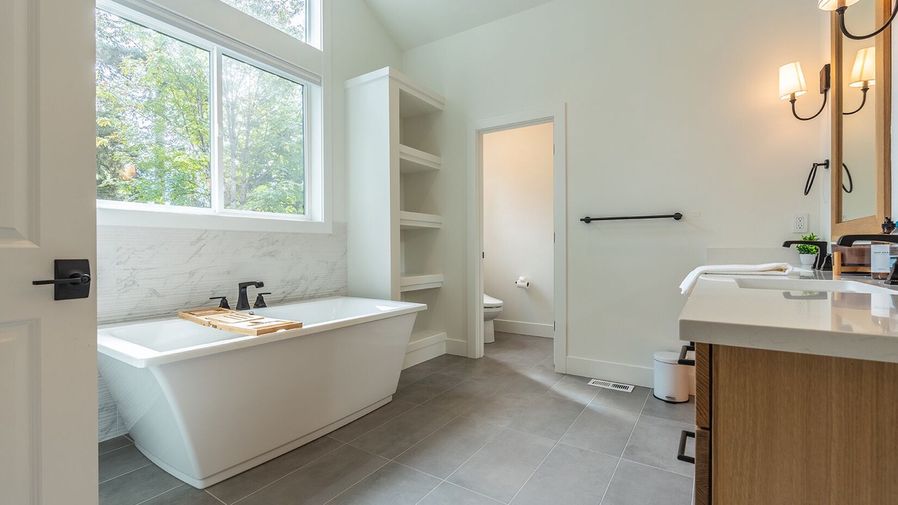 Photo of Bathroom in East Lake Hills