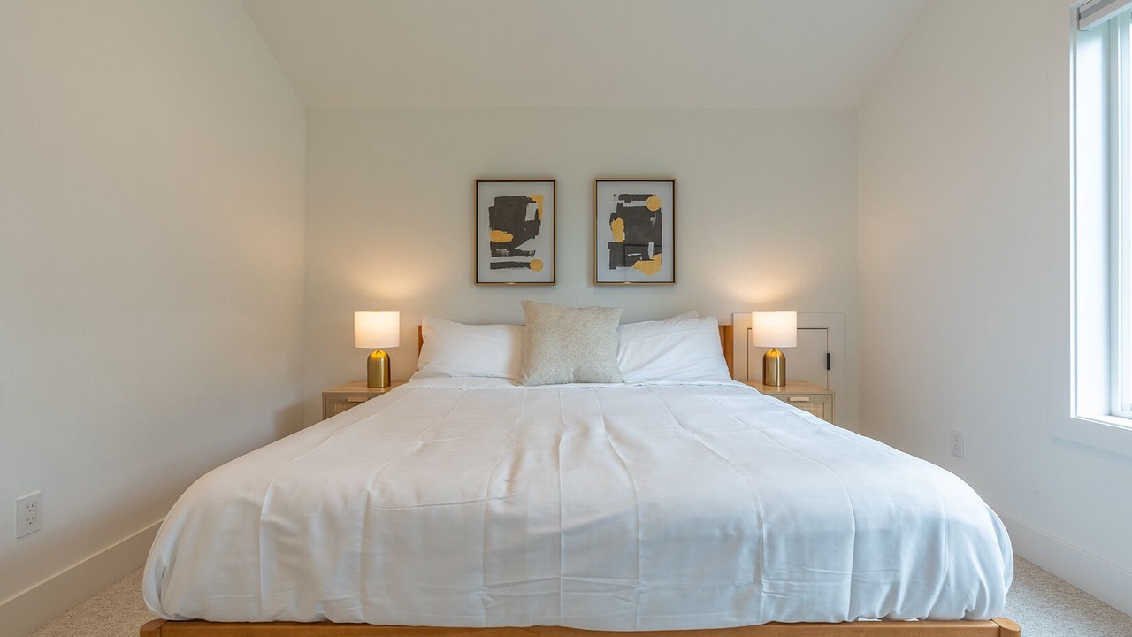 Photo of Bedroom in East Lake Hills