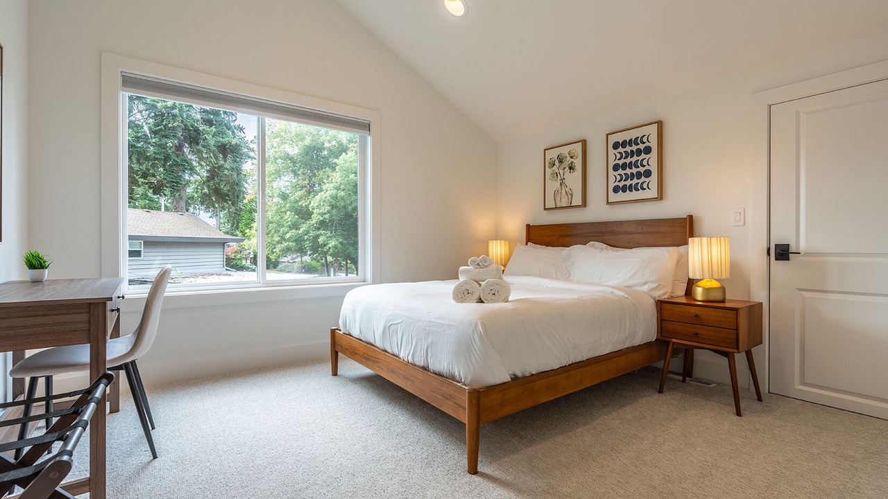 Photo of Bedroom in East Lake Hills