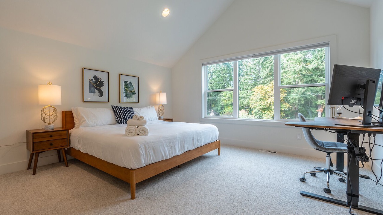 Photo of Bedroom in East Lake Hills