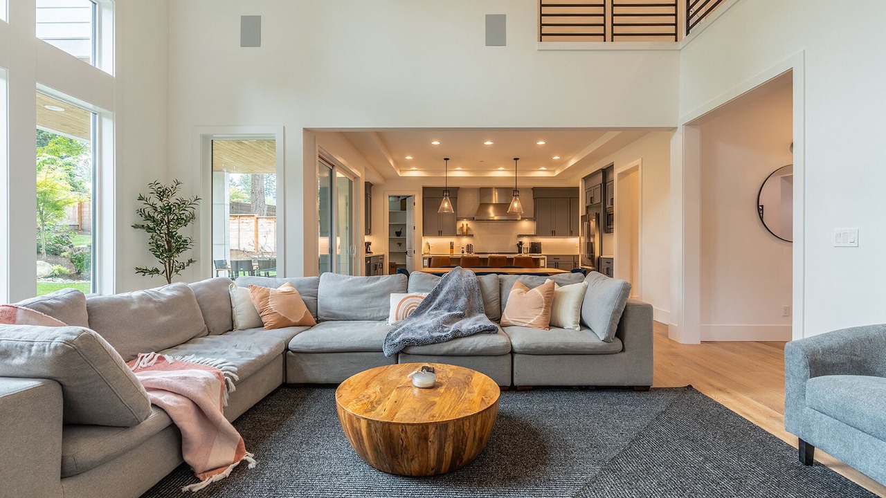 Photo of Livingroom in East Lake Hills