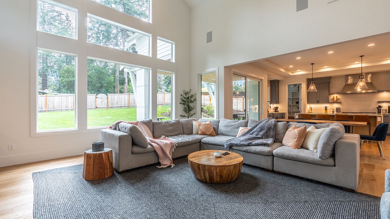 Photo of Livingroom in East Lake Hills
