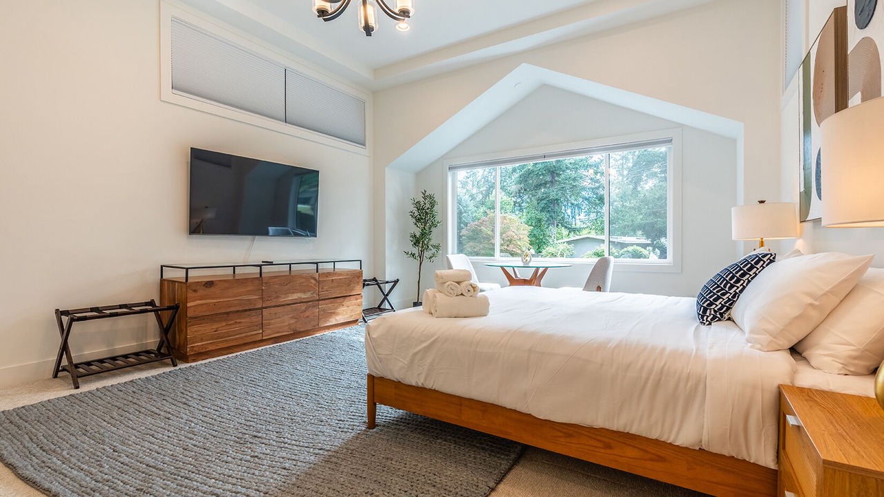 Photo of Bedroom in East Lake Hills