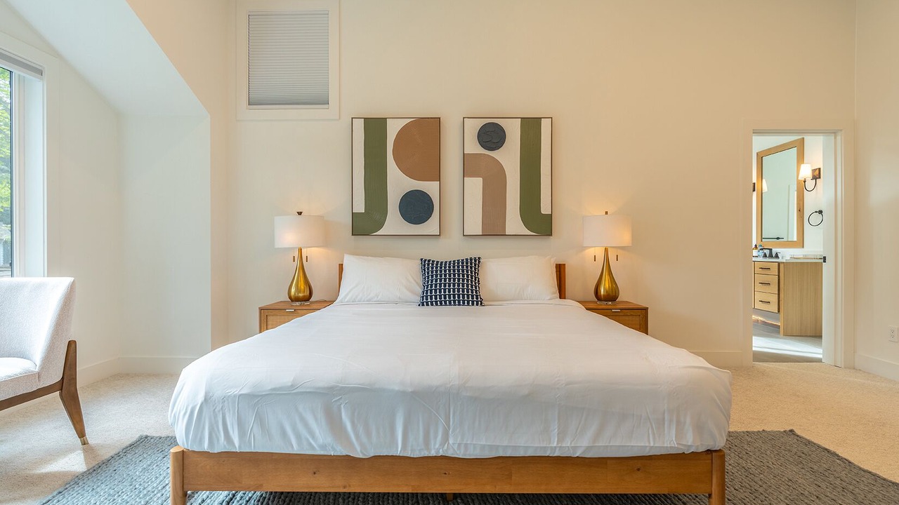 Photo of Bedroom in East Lake Hills